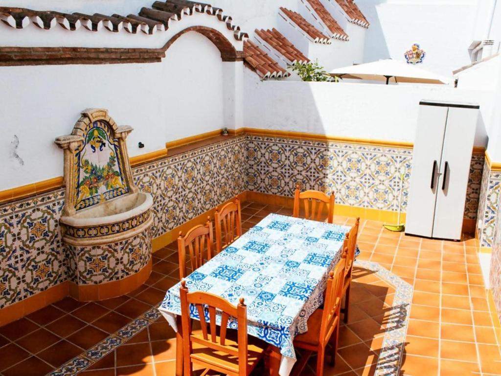 Zona de estar de Tipica Casa En Frigiliana con patio y terraza