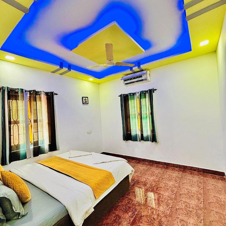 Фотография из галереи The Grey Villa - Private Pool - 100 Mtr Beach Walking в Калангуте