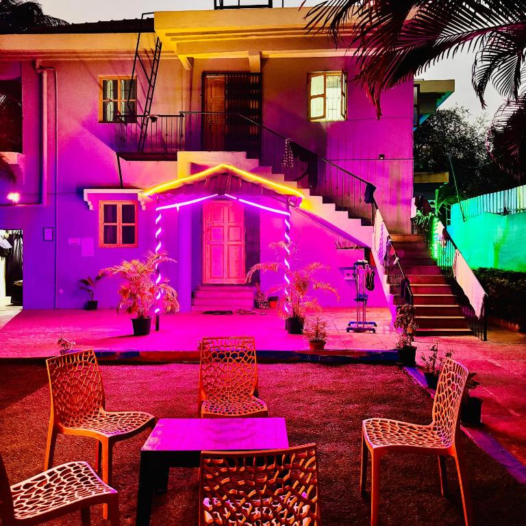 Фотография из галереи The Grey Villa - Private Pool - 100 Mtr Beach Walking в Калангуте