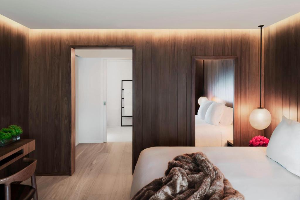 The London EDITION - Superior Queen, Guest Room, 1 Queen