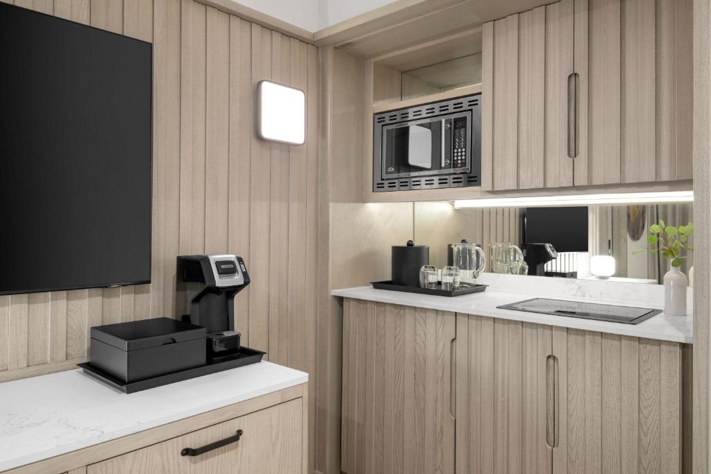 Kuchyň nebo kuchyňský kout v ubytování Grand Cayman Marriott Resort