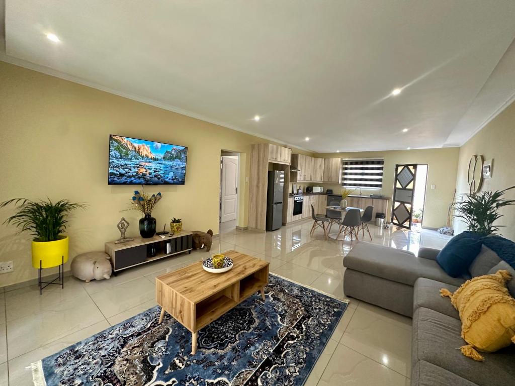 Six64 on Kingsway B3 2 bed, Amanzimtoti (updated prices 2024)