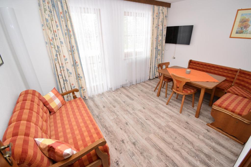 Telewizja i/lub zestaw kina domowego w obiekcie Landhaus Bichlbach