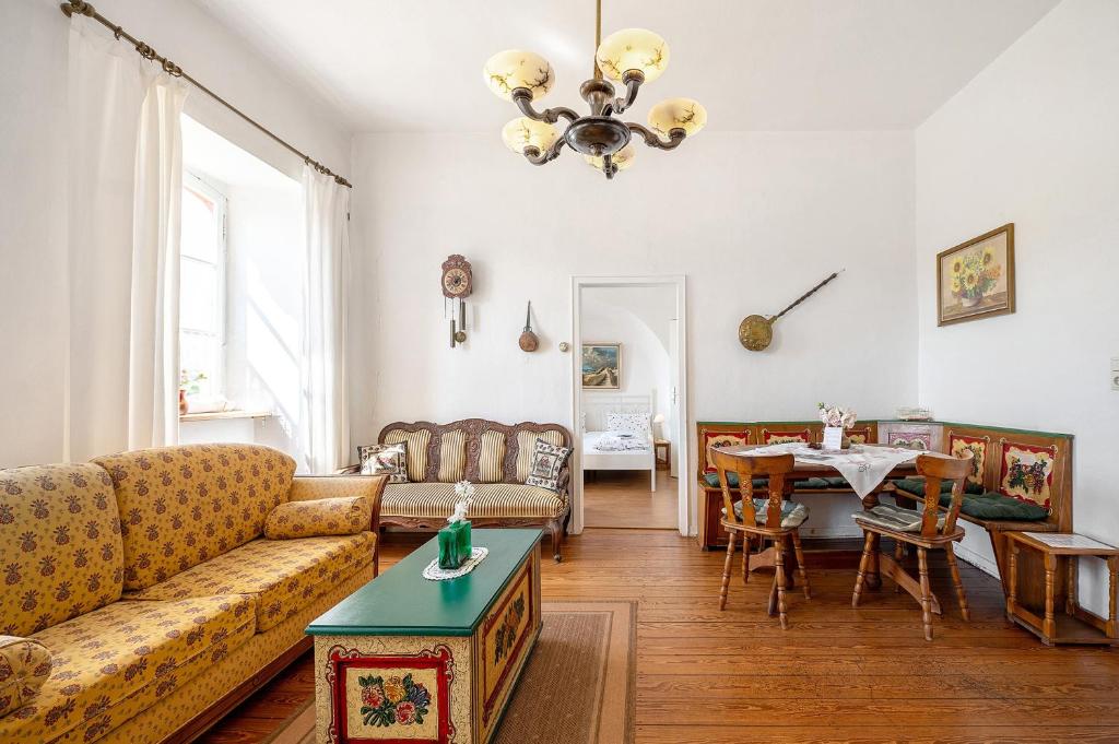 Posezení v ubytování Ferienwohnung Abtei Klosterhof