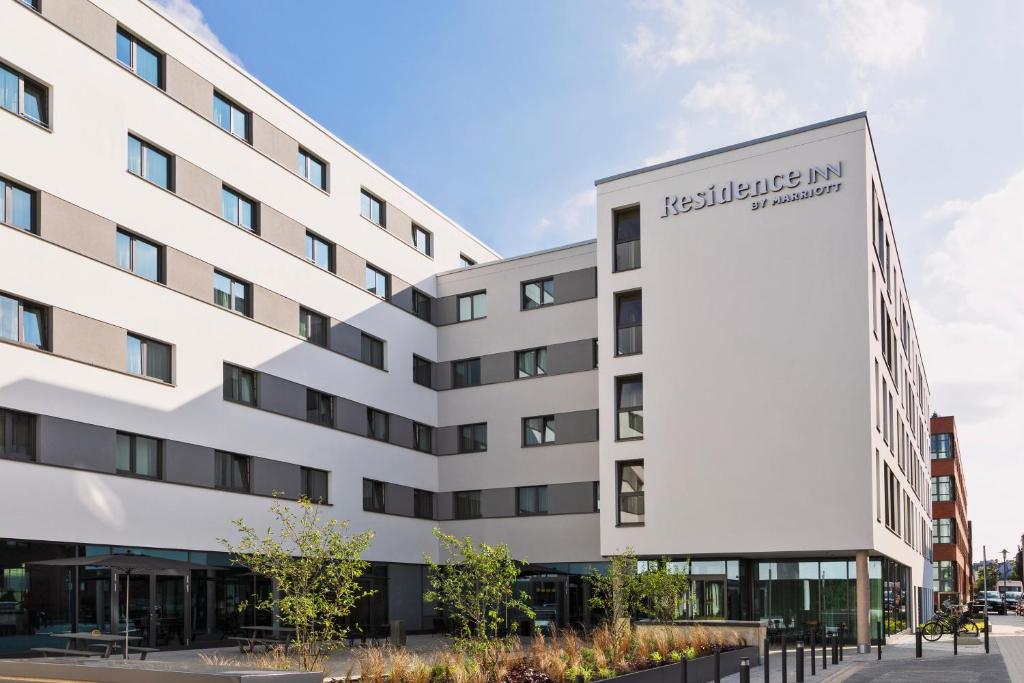 Residence Inn by Marriott Hamburg Altona - Resim 9