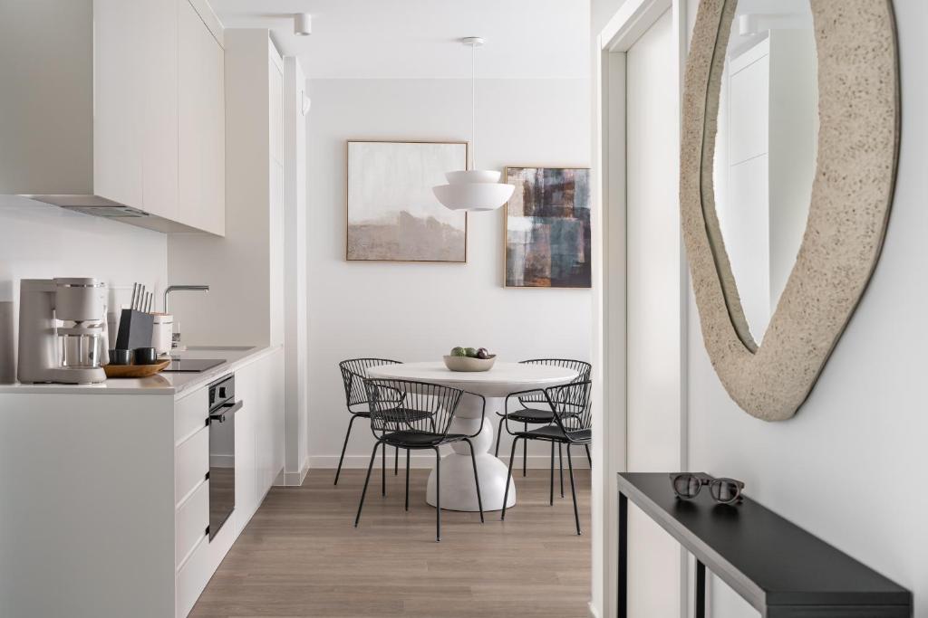 Gdańsk Old Town Scala F suites with Parking by Lion Apartments - 3