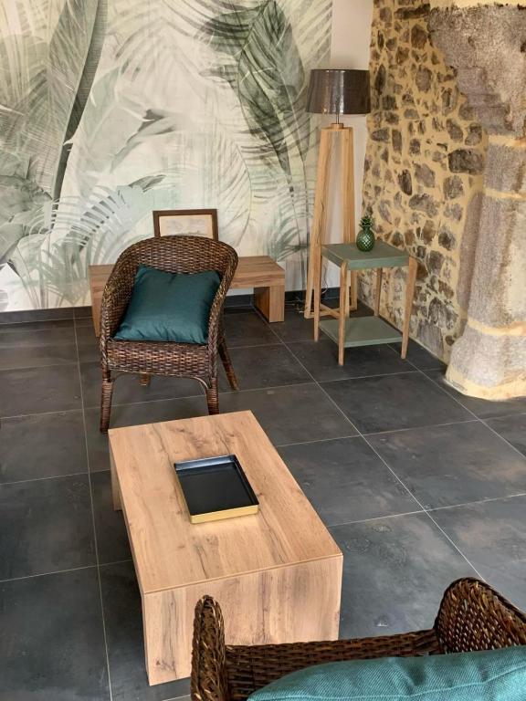 Posezení v ubytování Aux Portes de la Hougue