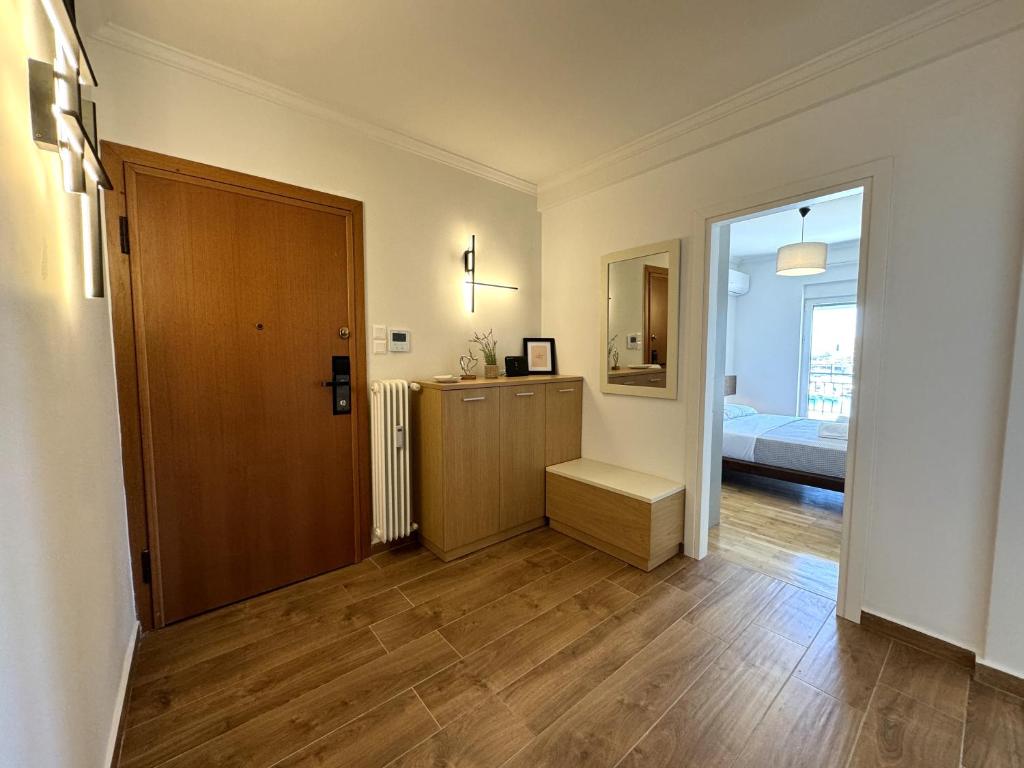 Kuchyň nebo kuchyňský kout v ubytování Piraeus center sea view apartment