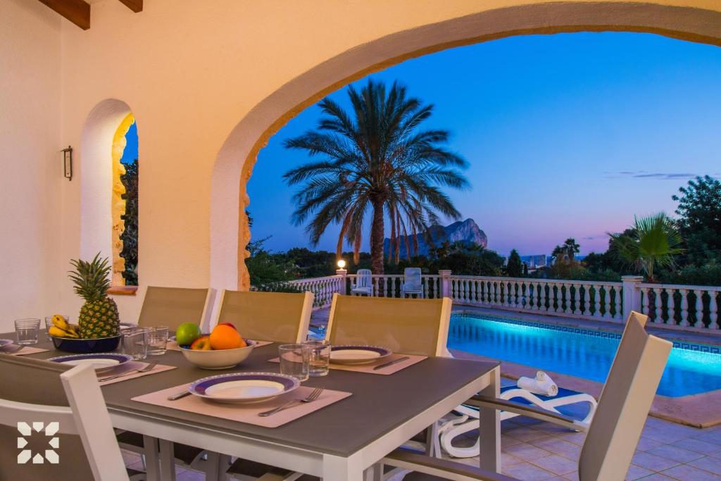 The swimming pool at or close to Villa Soleada by Abahana Villas