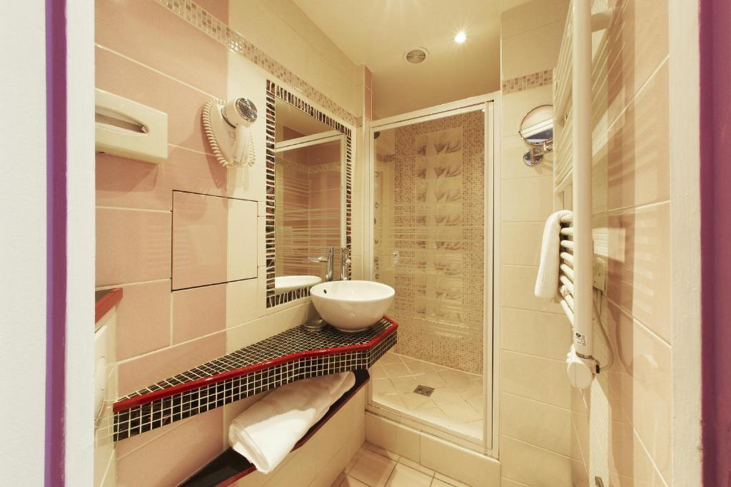 Hôtel Poussin - Resim 27