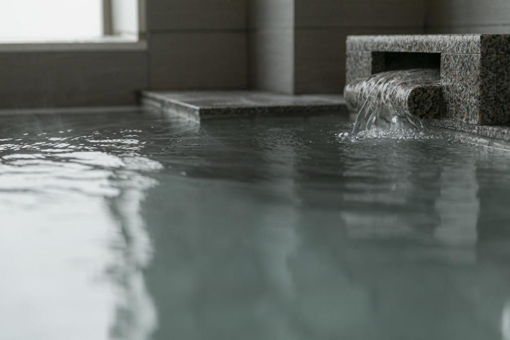 Bazén v ubytování Shimanami PRIME HOTEL IMABARI nebo v jeho okolí