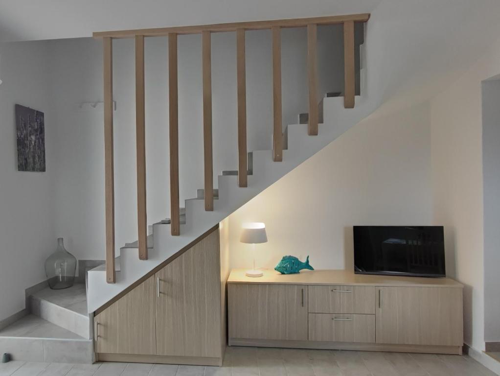 TV a/nebo společenská místnost v ubytování Acacia House - Cres Island