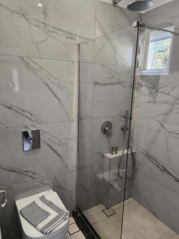 Bagno di Mary Rooms