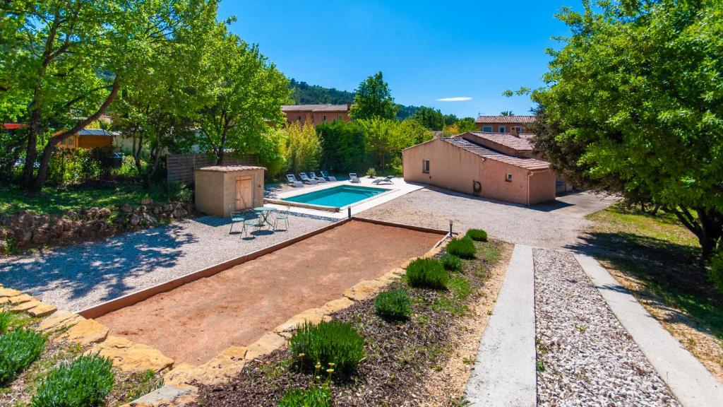 Κήπος έξω από το L'oustaou en provence verte