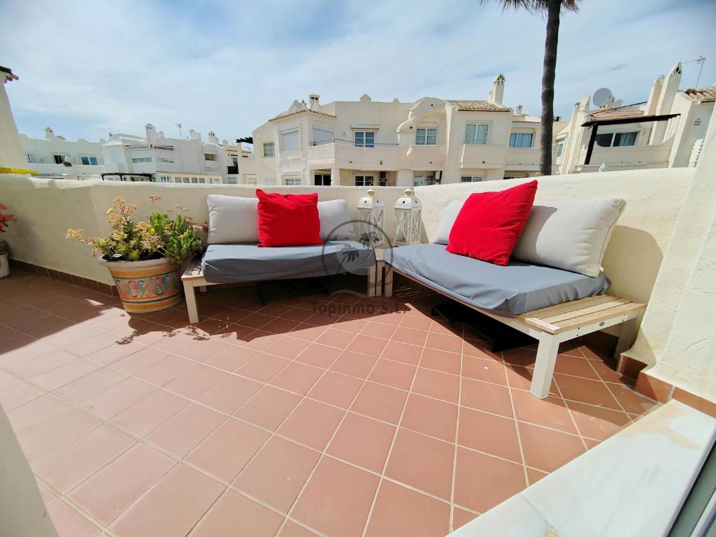 Posezení v ubytování Puerto Marina - Scandinavian 1 bedroom apartment