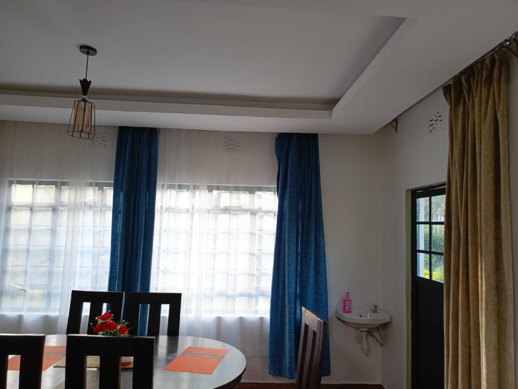 Posezení v ubytování The kioka gardens 2 bedroom Ensuites