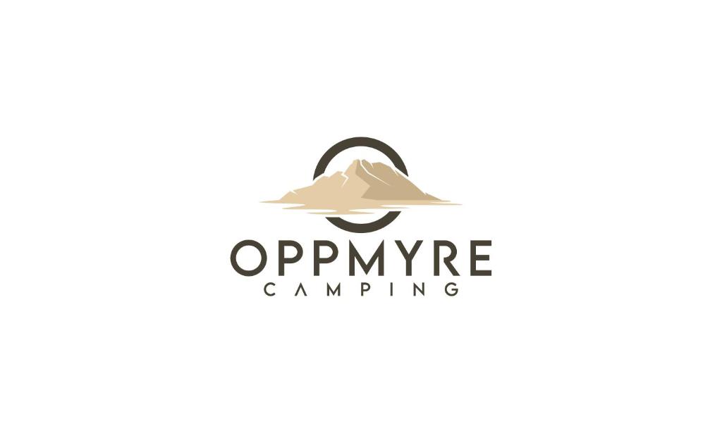 an icon of a hat with a smile on a white background at Oppmyre Camping in Myre