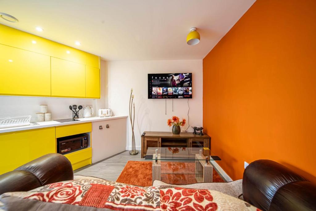 Virtuvė arba virtuvėlė apgyvendinimo įstaigoje New corner studio apartment in Sheffield
