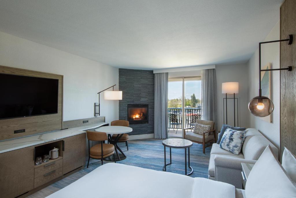 The Westin Sacramento Riverfront Hotel & Spa - 