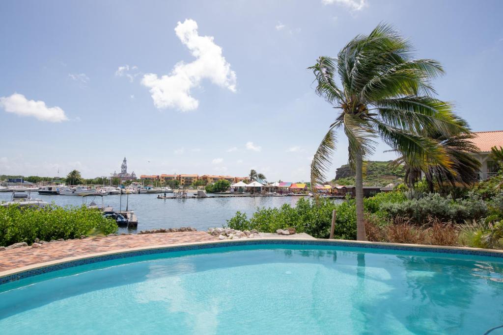 Bazén v ubytování Masbango Beach Resort nebo v jeho okolí