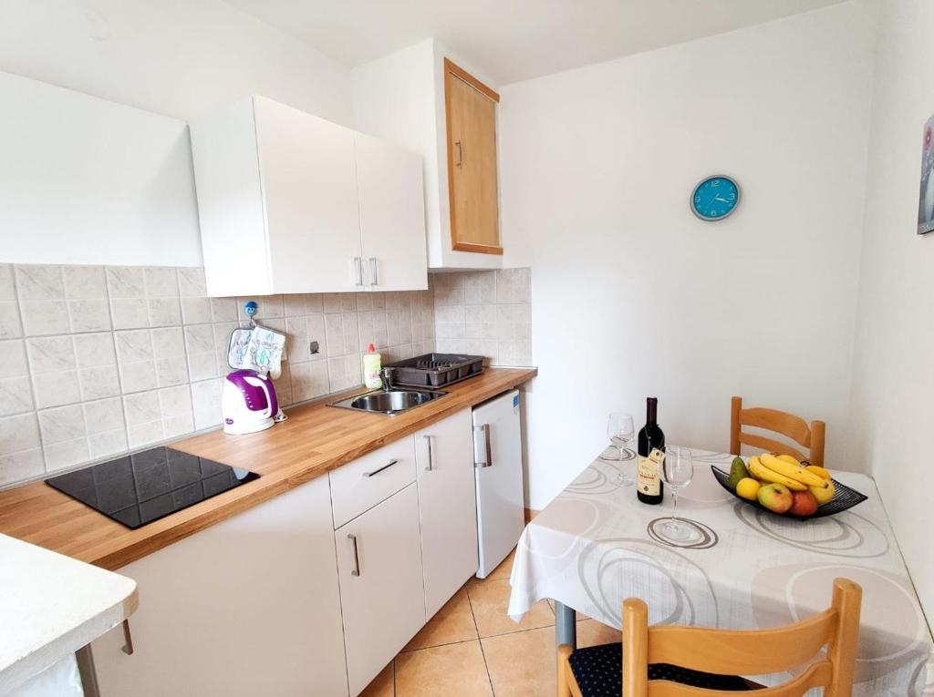 Apartments & Room Lino - 6