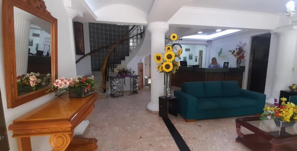 Posezení v ubytování Hotel Laureles 70