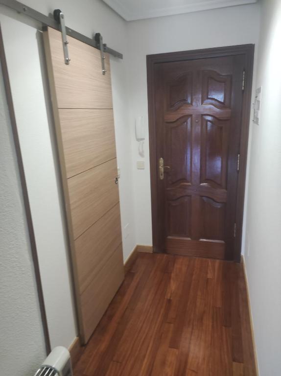 Imagen de la galería de APARTAMENTO EN LINEA DE PLAYA, en Suances