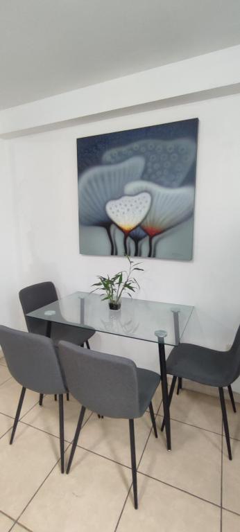 Posezení v ubytování Lima Airport Sumaq Home