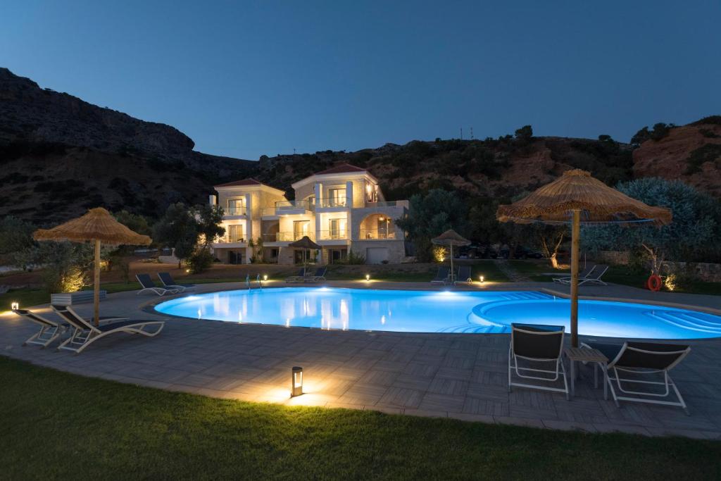 The swimming pool at or close to Libyan Mare