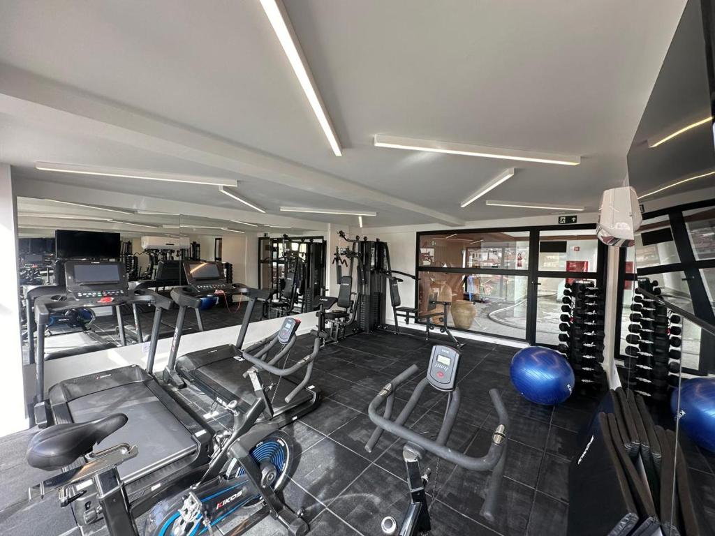 Fitness centrum a/nebo fitness zařízení v ubytování Studio central com lazer e spa
