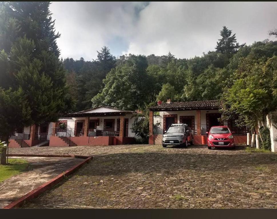 Budova, kde se chata nachází