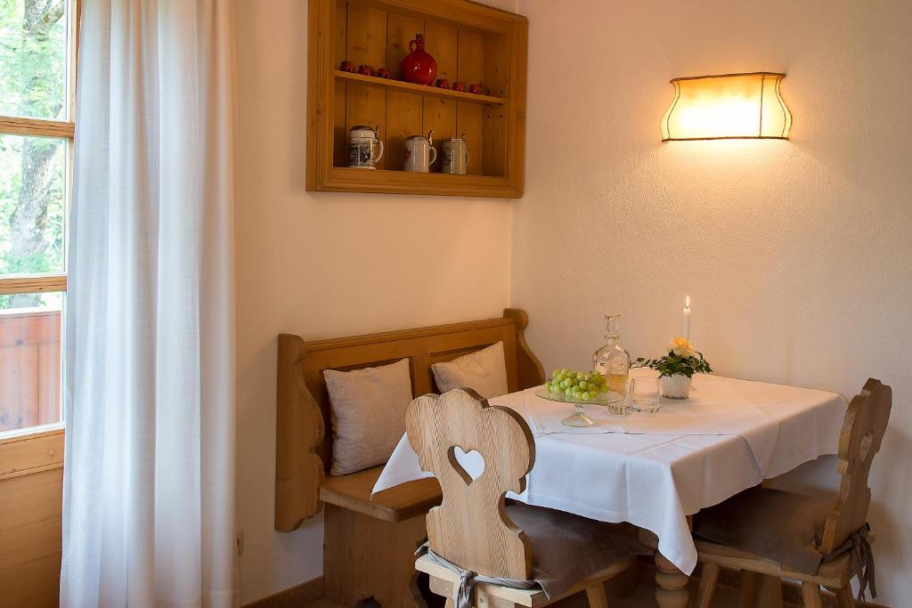 Fotografie z fotogalerie ubytování Haus Lesch - Stilvolle Appartements mit tollem Bergblick in Kreuth am Tegernsee v destinaci Kreuth