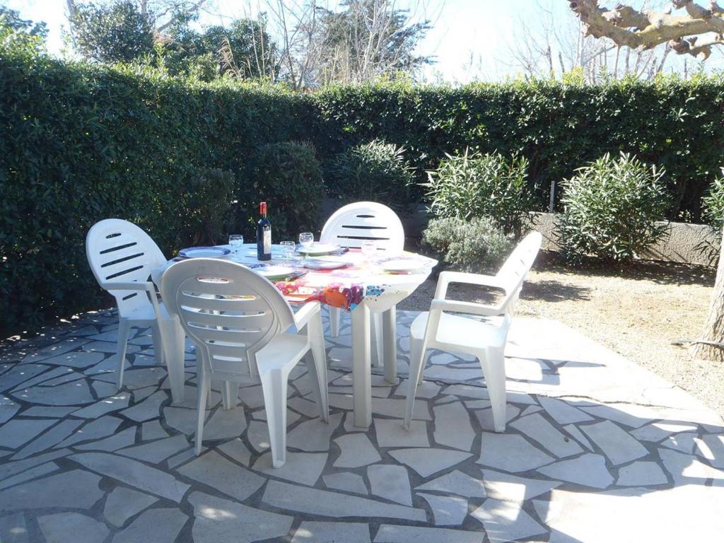 Photo de la galerie de l'établissement VILLA 3 PCES MEZ 42m2 + TERRASSE 22m2 REF 4028, à Le Castellas