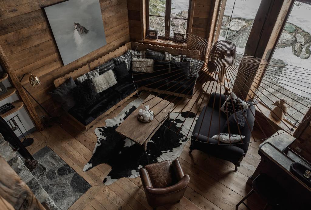 ヴァル・ディゼールにあるChalet Lièvre Blanc - LES CHALETS COVARELのリビングルームのオーバーヘッドビュー