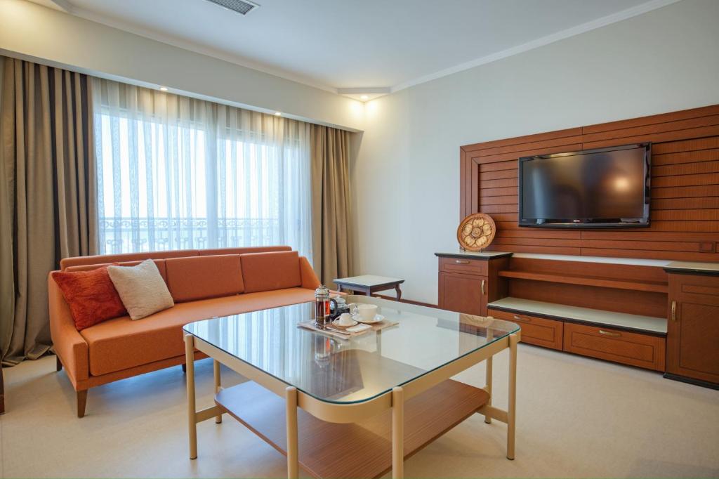 Megasaray Westbeach Antalya - Junior Suite Zijdelings Zeezicht