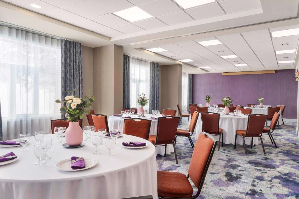 Hilton Garden Inn Calgary Airport - Resim 23