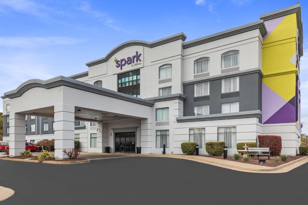 a rendering of the front of the hotel at Spark By Hilton Winchester in Winchester