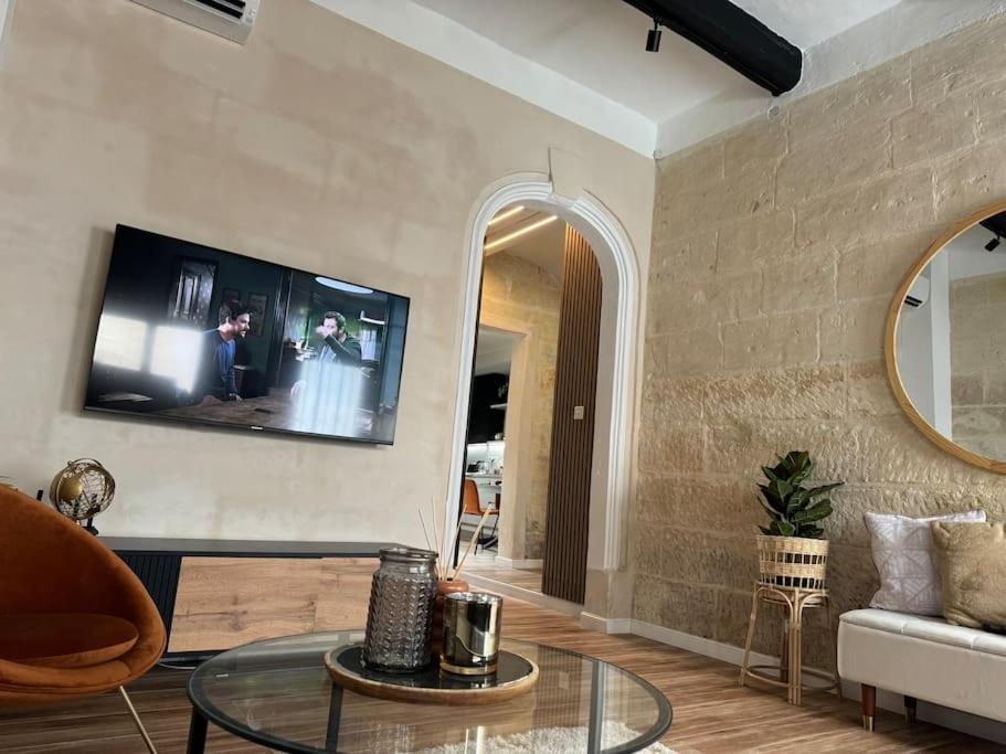 TV a/nebo společenská místnost v ubytování Townhouse 26 in Sliema, Malta
