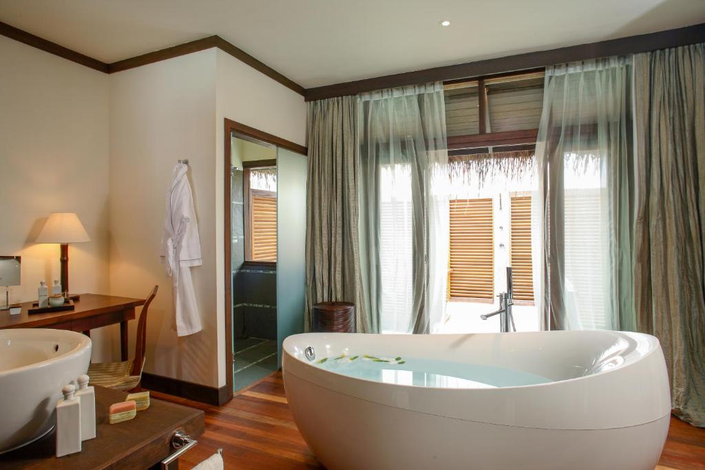 Coco Bodu Hithi - 50 Percent Off Shared Roundtrip Speedboat for Stays until 7th January 2027, Book by 31st January 2026 - 7