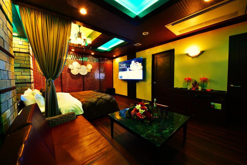TV a/nebo společenská místnost v ubytování Hotel Vanilla Komaki (Adult Only)