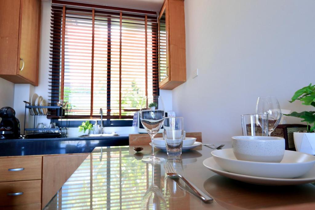 Kuchyň nebo kuchyňský kout v ubytování 208 Ao Nang, Private Sea View Pool Villa