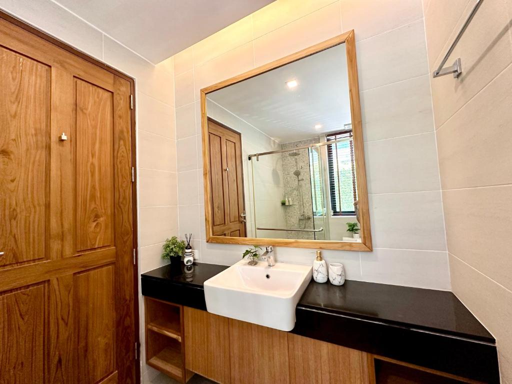 Koupelna v ubytování 208 Ao Nang, Private Sea View Pool Villa
