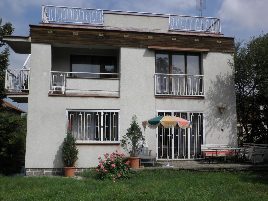 Budova, kde se bed and breakfast nachází