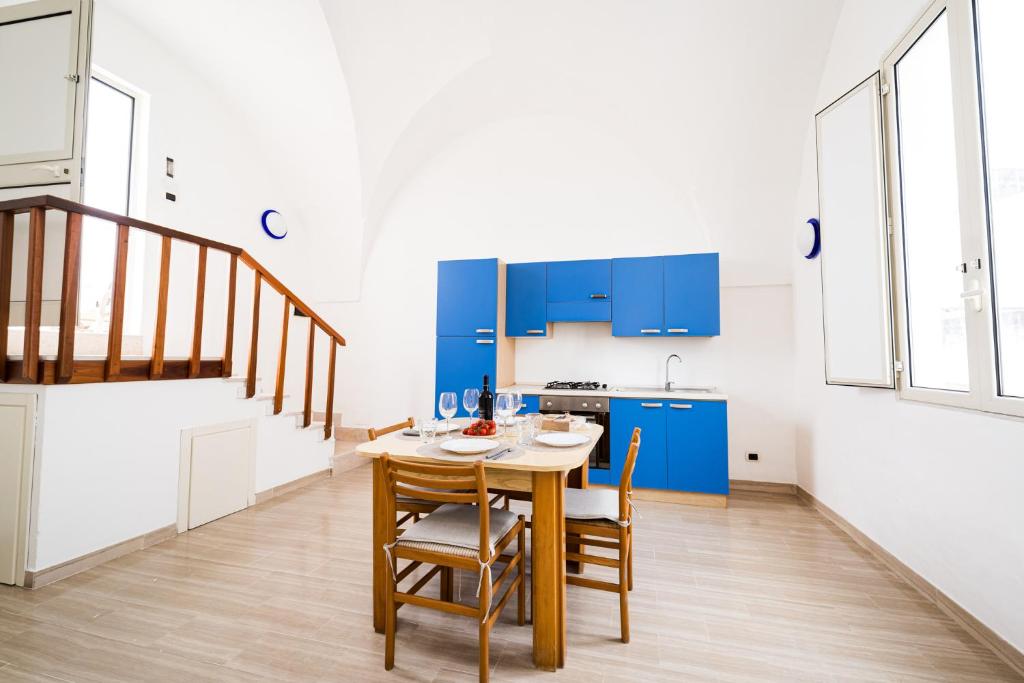 Kuchnia lub aneks kuchenny w obiekcie Corte De Maio - Exclusive terrace - by Click Salento