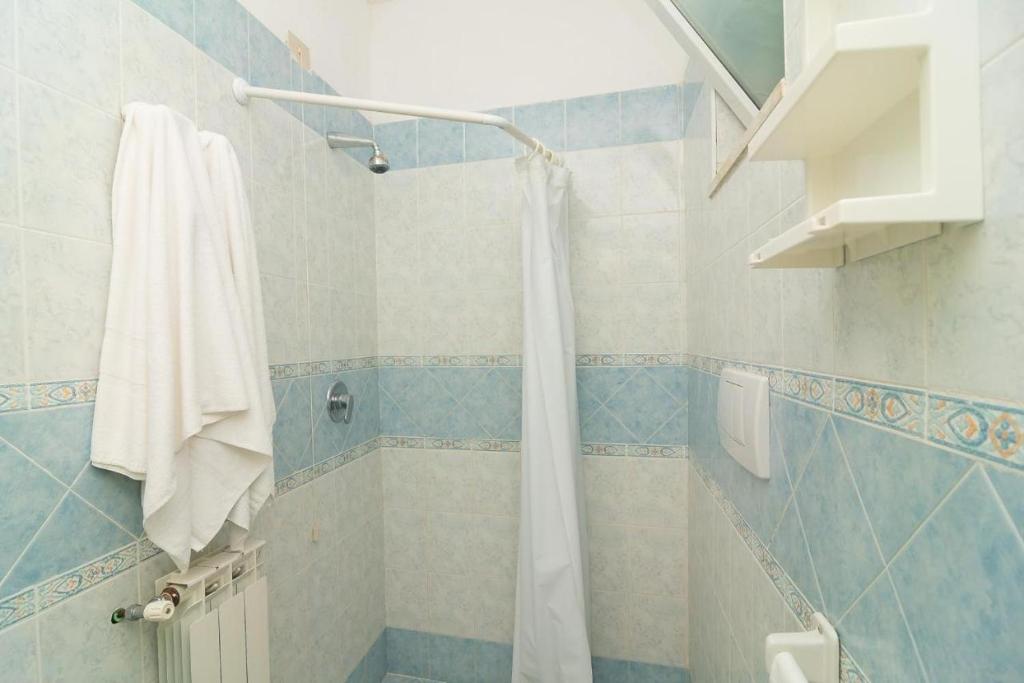 B&B Giardini di Iside e Osiride的一间浴室