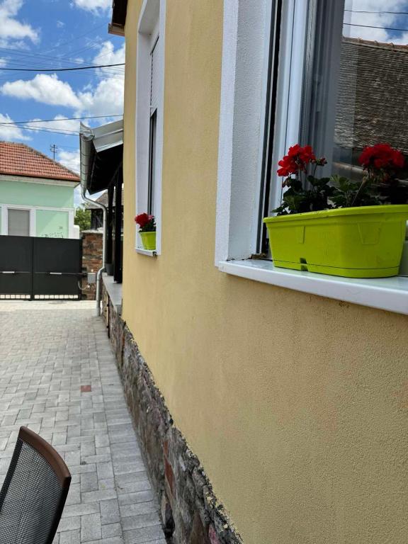 Das Gebäude in dem sich die Villa befindet