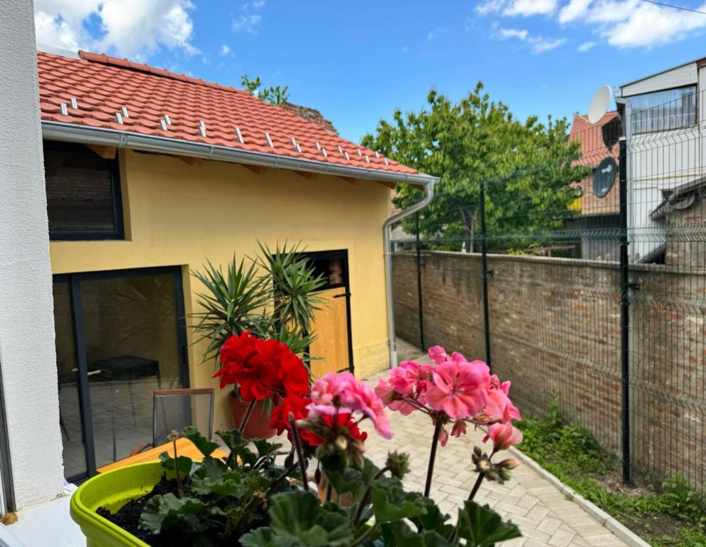 Das Gebäude in dem sich die Villa befindet