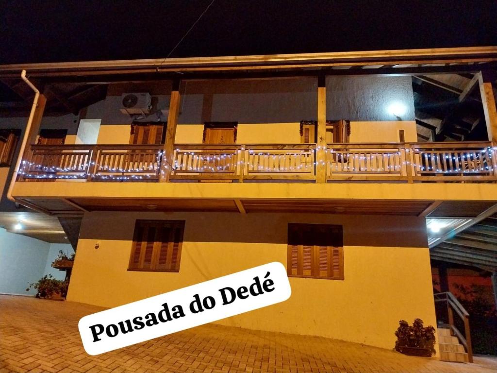 Un balcón o terraza en Pousada do Dedé