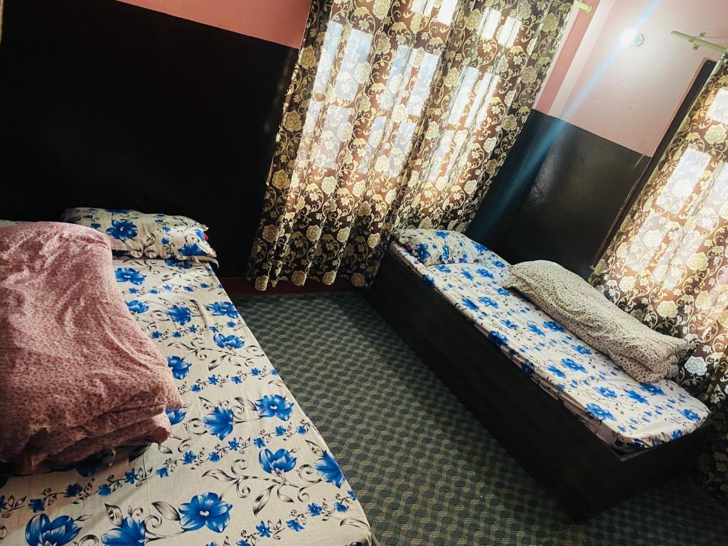 Postel nebo postele na pokoji v ubytování Hotel gaule