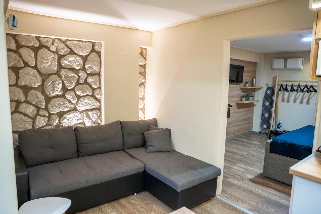 kondoulis APARTMENT 2 - 11